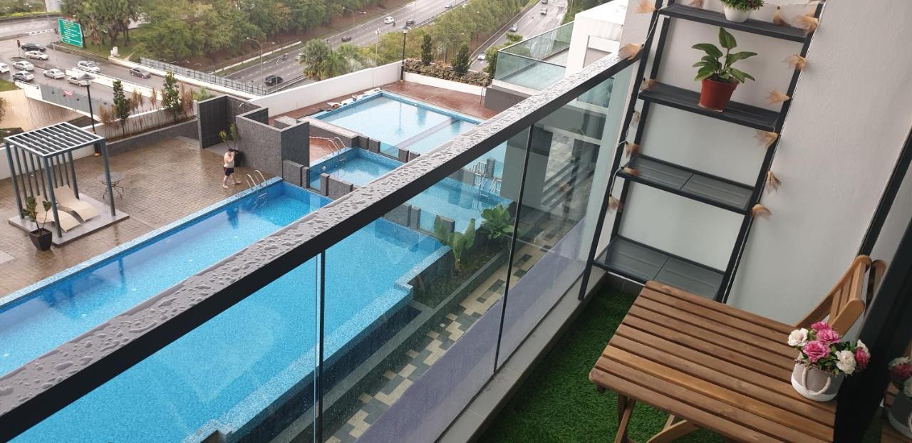 Mlh Deluxe Studio Suites @ Landmark Residence Cheras Kültér fotó